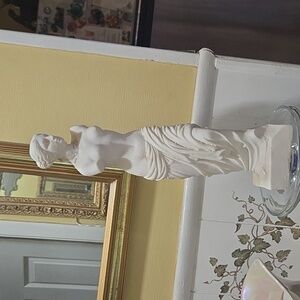 Venus de Milo, Aphrodite de Melos Greek Sculpture. Museum Grade Reproduction